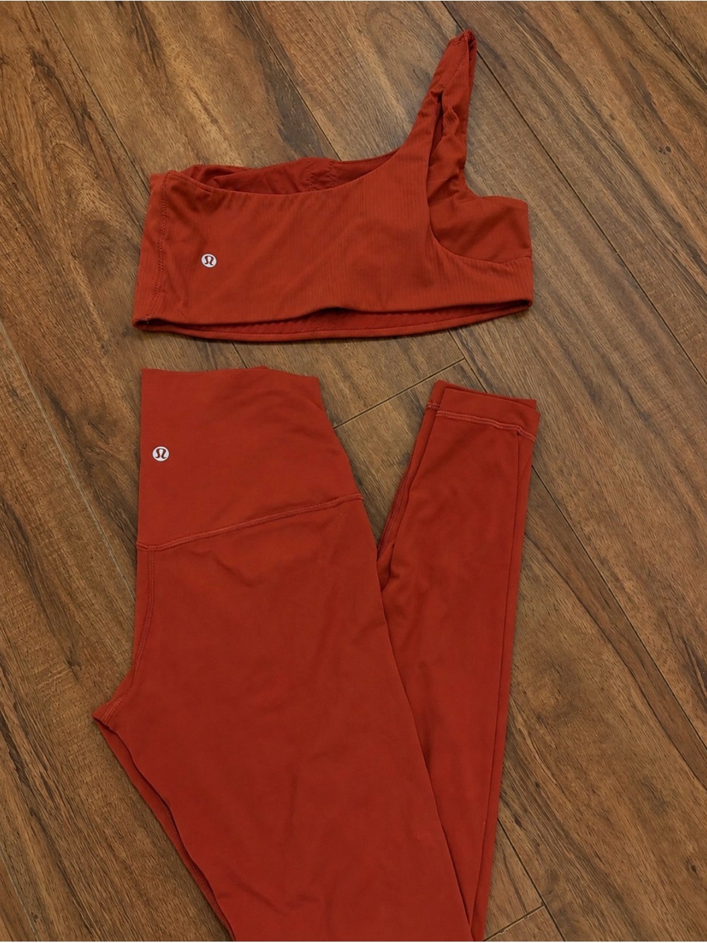 Lululemon Cayenne Sport bra and Align legging Matching set